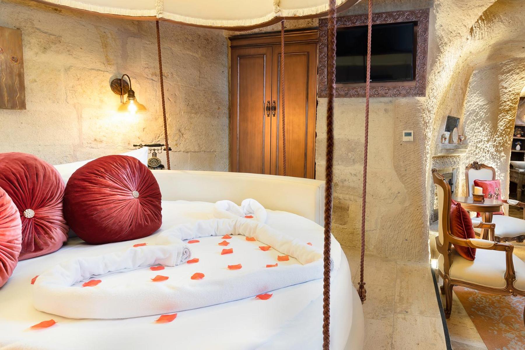 Elysion Cave Suites Ürgüp Bagian luar foto